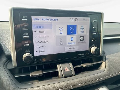 Used 2019 Toyota RAV4 XLE w/ Convenience Package FWD image 12