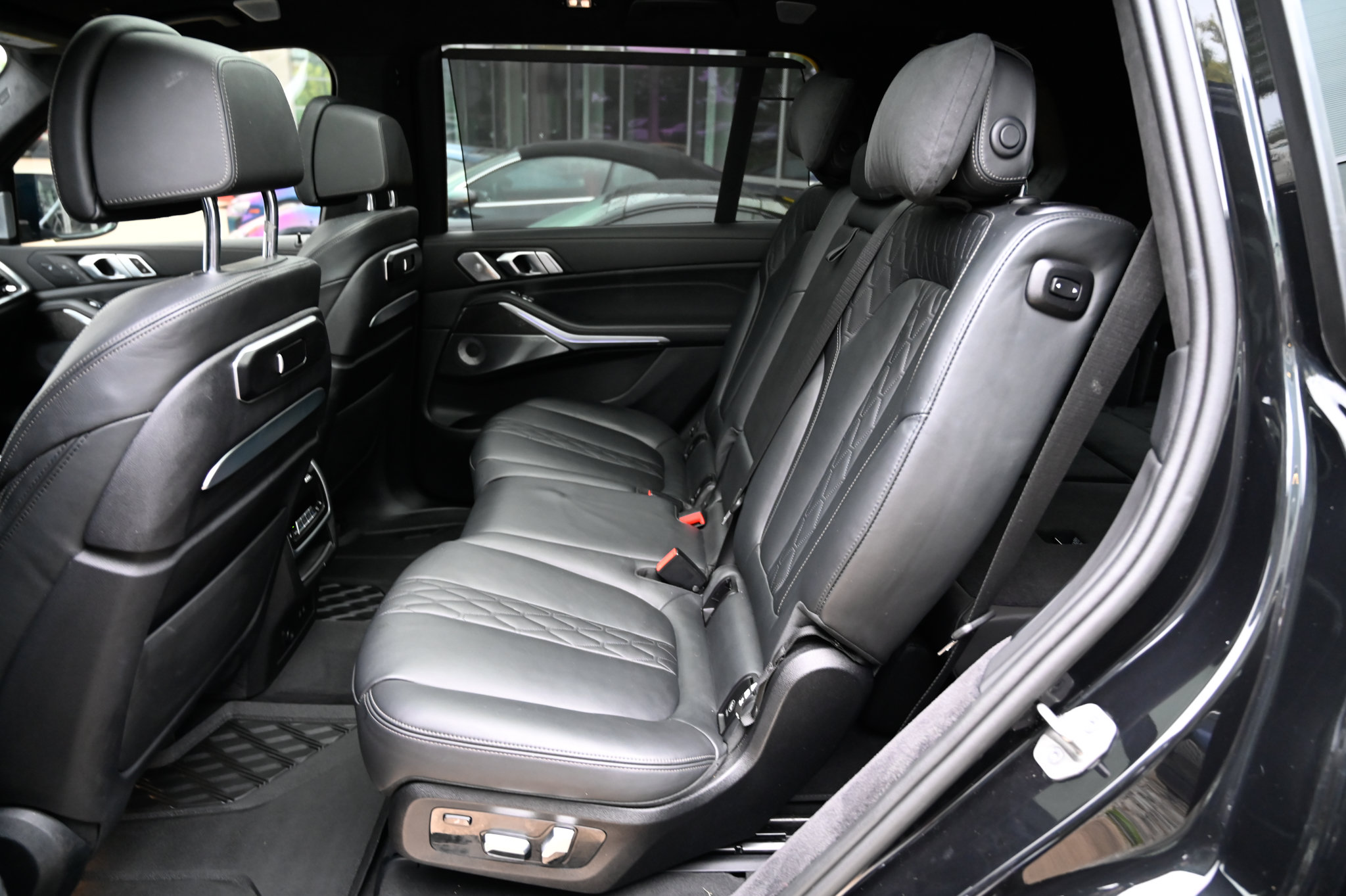 Used 2024 BMW X7 M60i w/ Executive Package AWD/4WD image 37
