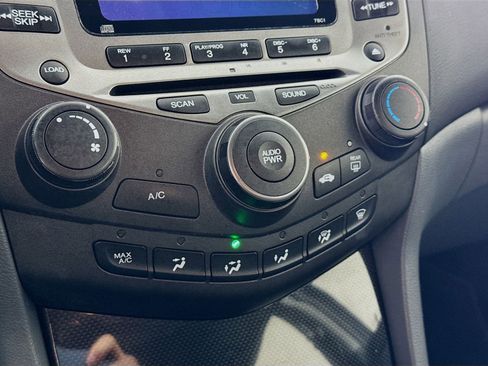 Used 2007 Honda Accord SE image 10