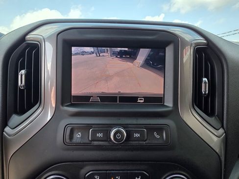 Used 2022 Chevrolet Silverado 1500 Custom image 17