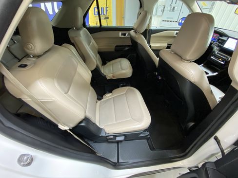 Used 2020 Ford Explorer Limited image 29
