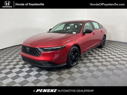 Certified 2025 Honda Accord SE image 1