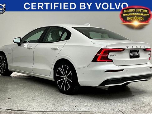 Certified 2025 Volvo S60 T8 Plus AWD/4WD image 17
