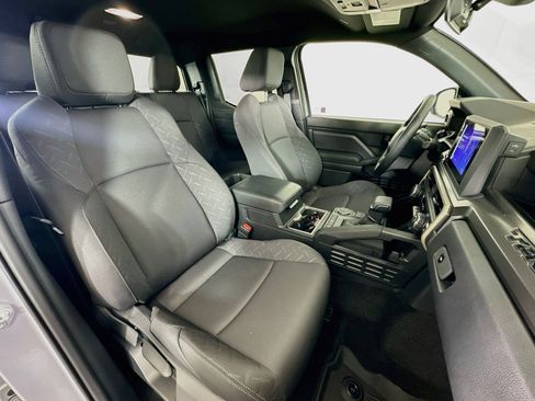 Used 2025 Toyota Tacoma SR5 RWD image 30