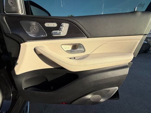 Used 2021 Mercedes-Benz GLS 580 4MATIC image 43