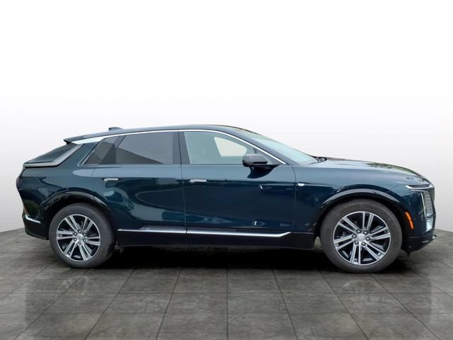 Certified 2024 Cadillac Lyriq Luxury AWD/4WD image 6