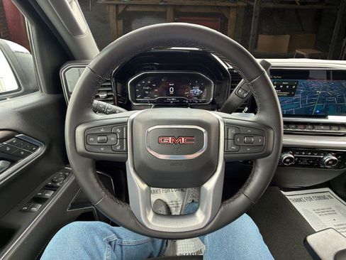 Certified 2025 GMC Sierra 1500 SLT AWD/4WD image 19