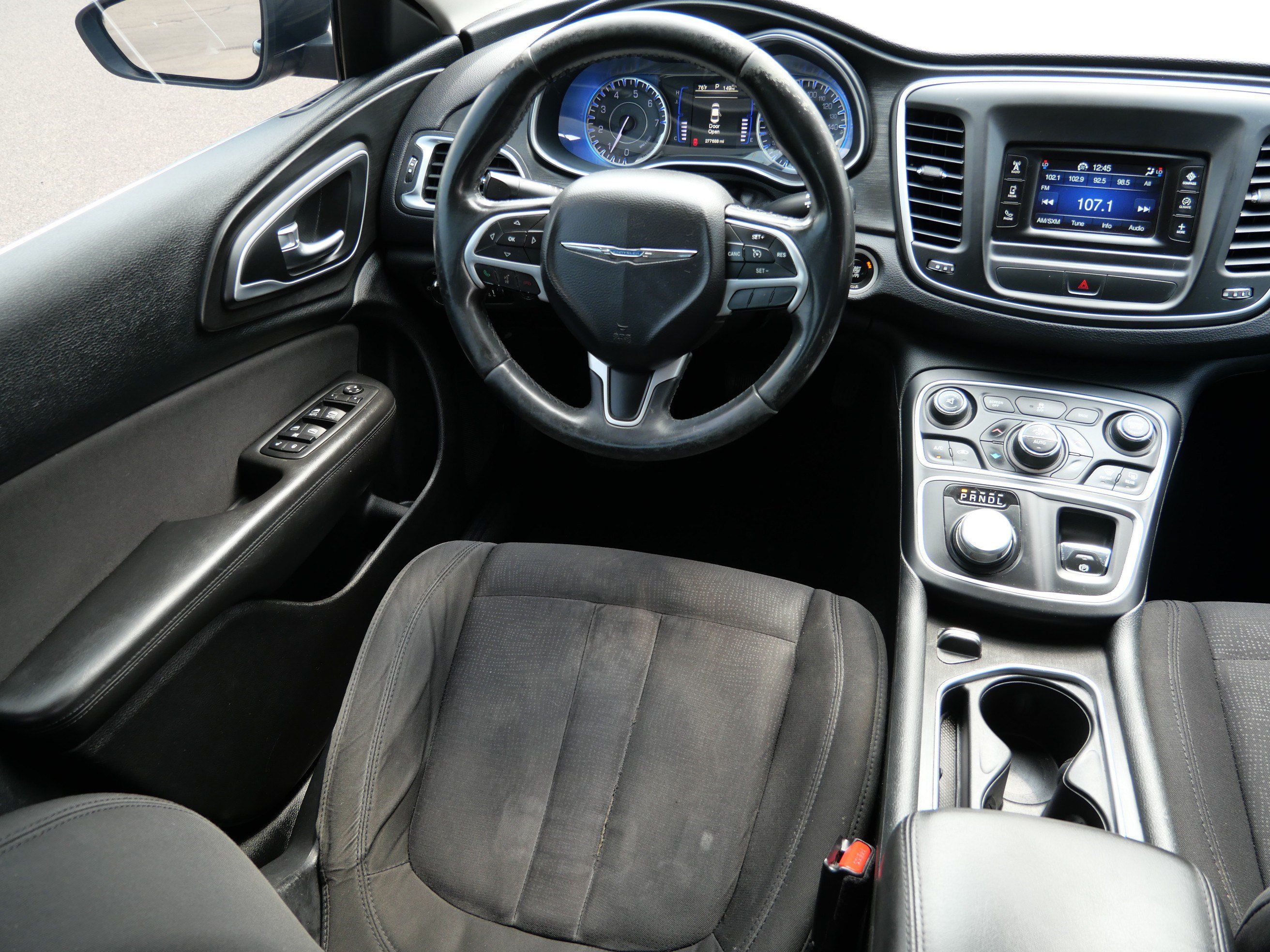 Used 2015 Chrysler 200 Limited w/ Convenience Group FWD image 9