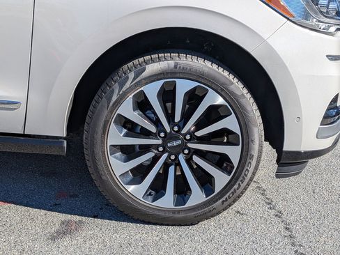 Used 2024 Lincoln Navigator L Reserve image 12