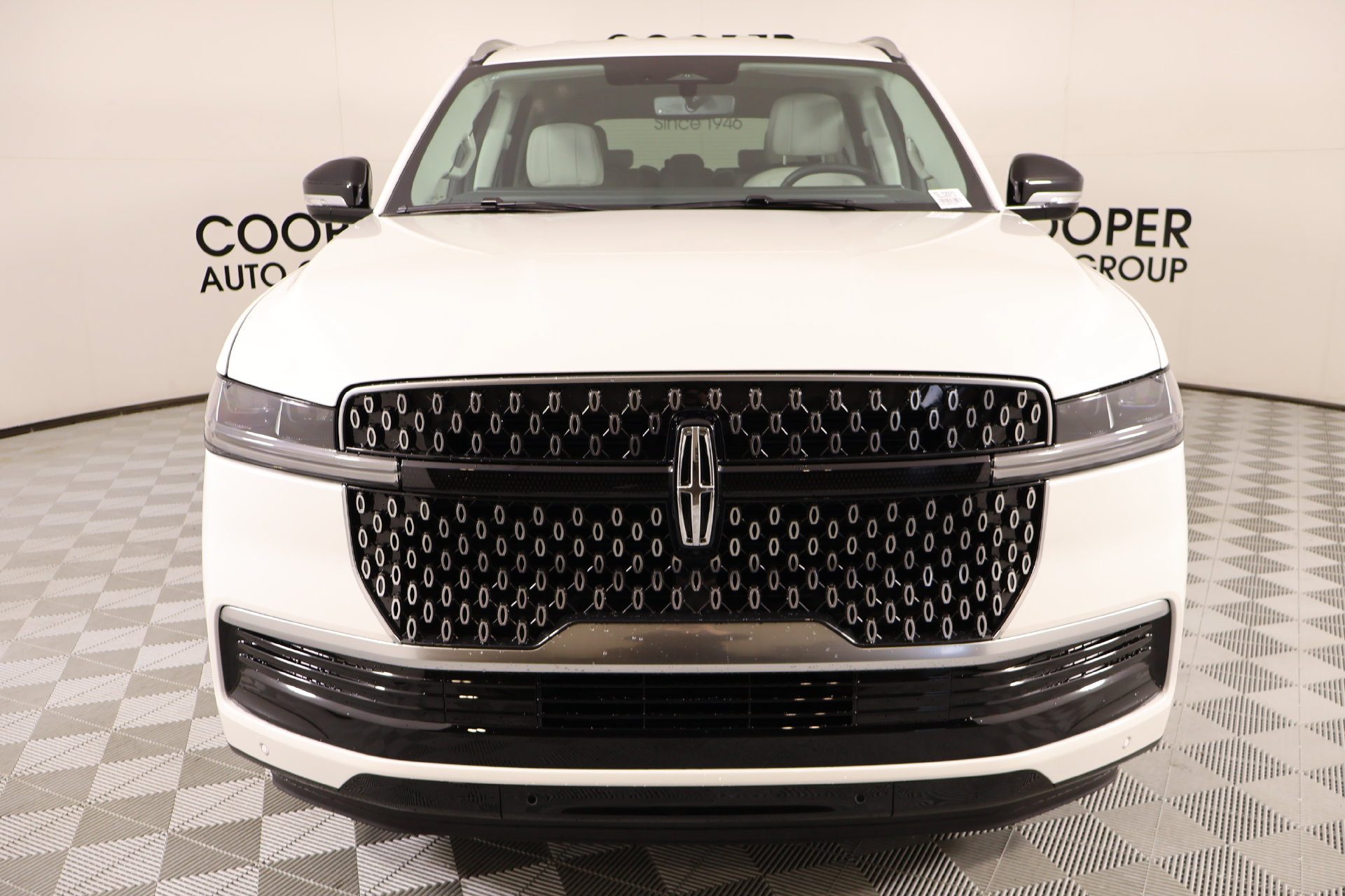 New 2026 Lincoln Navigator Premiere AWD/4WD image 10