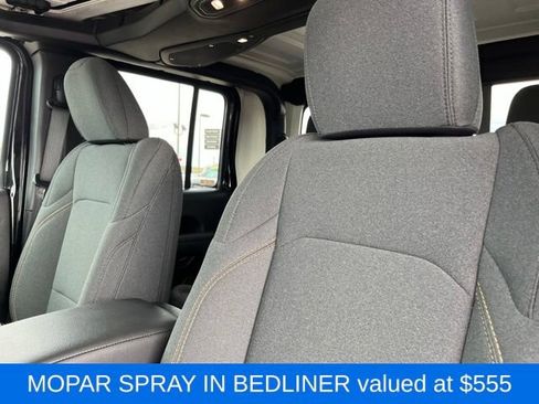 Used 2025 Jeep Gladiator Sport AWD/4WD image 14