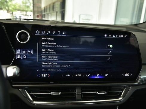 Used 2025 Chevrolet Equinox EV LT image 27