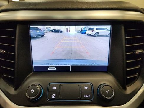 Used 2023 GMC Acadia SLE w/ Driver Convenience Package image 16