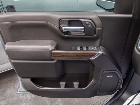 Used 2019 Chevrolet Silverado 1500 RST image 11