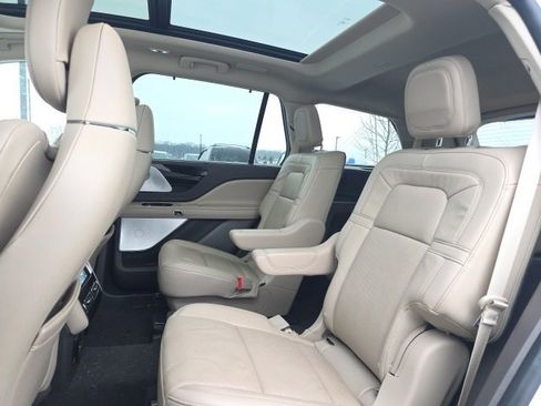 Used 2022 Lincoln Aviator Reserve w/ Equipment Group 201A image 18