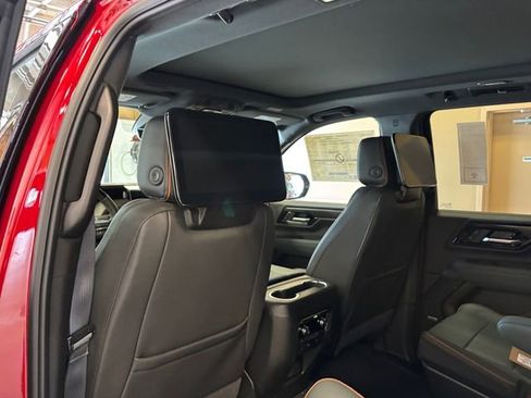 New 2026 GMC Yukon XL AT4 w/ AT4 Premium Plus Package AWD/4WD image 18
