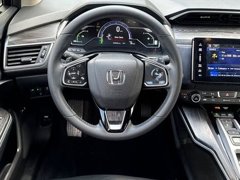 Used 2020 Honda Clarity Touring image 16