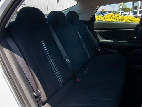 Certified 2021 Hyundai Elantra SEL w/ Convenience Package FWD image 16