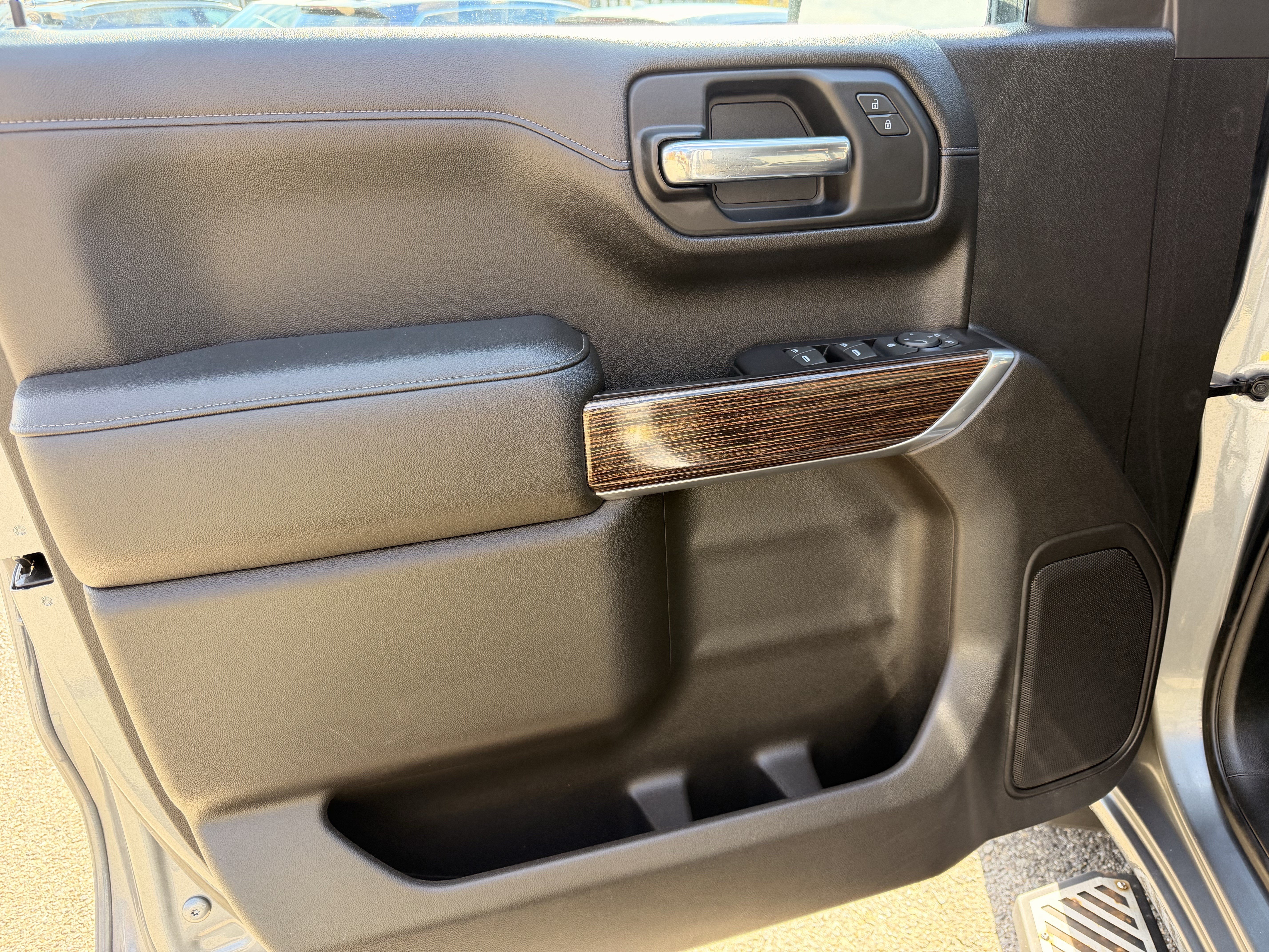Used 2019 GMC Sierra 1500 SLE w/ SLE Value Package AWD/4WD image 12