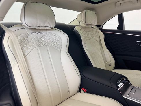 New 2025 Bentley Flying Spur Plug-In Hybrid image 17