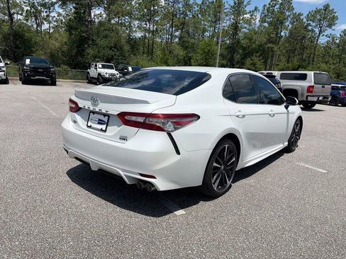 Used 2018 Toyota Camry XSE FWD image 4