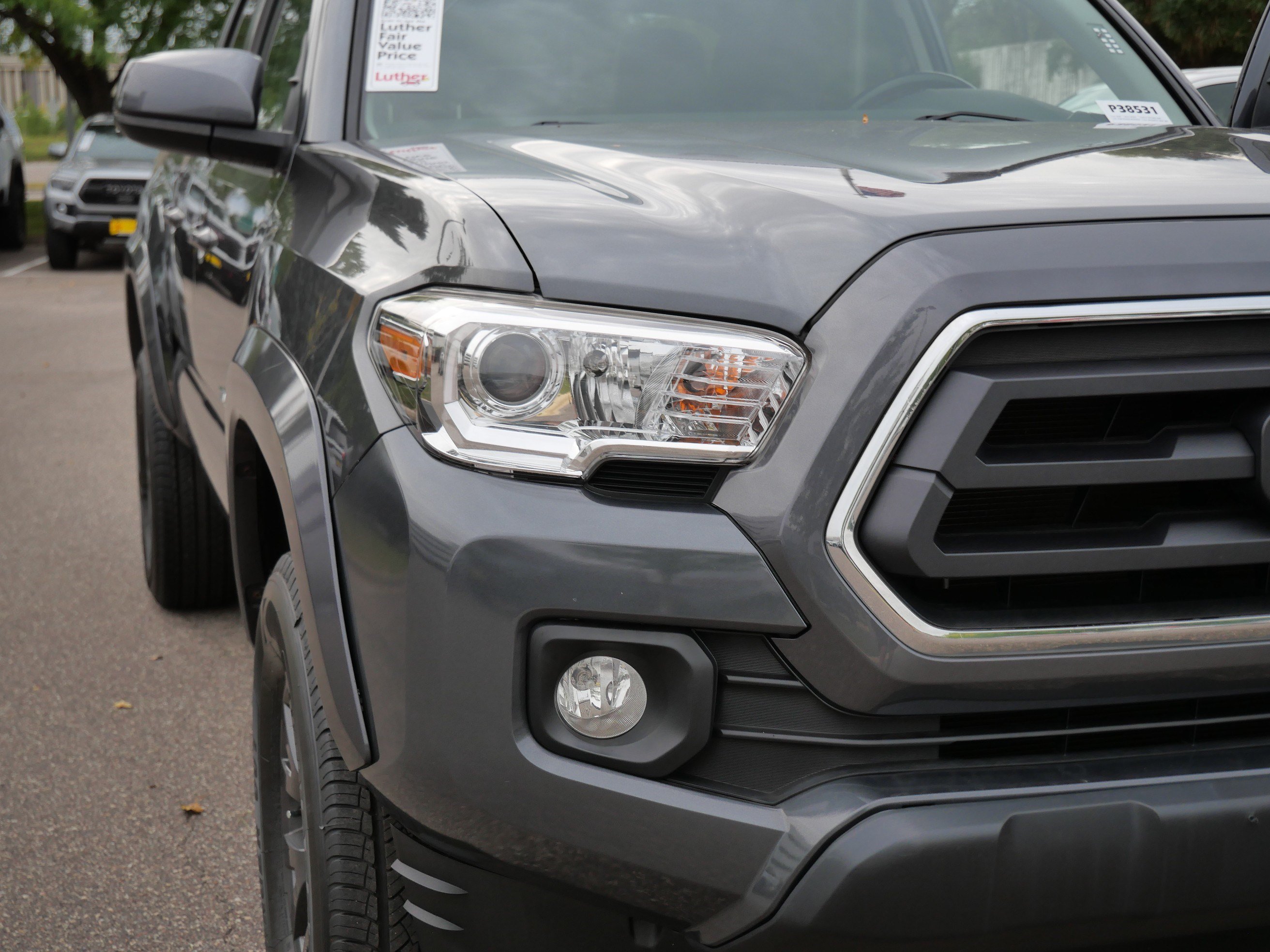 Certified 2020 Toyota Tacoma SR5 AWD/4WD image 17