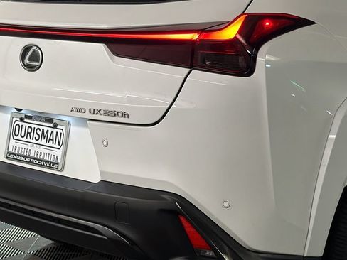 Certified 2024 Lexus UX 250h F Sport AWD/4WD image 7