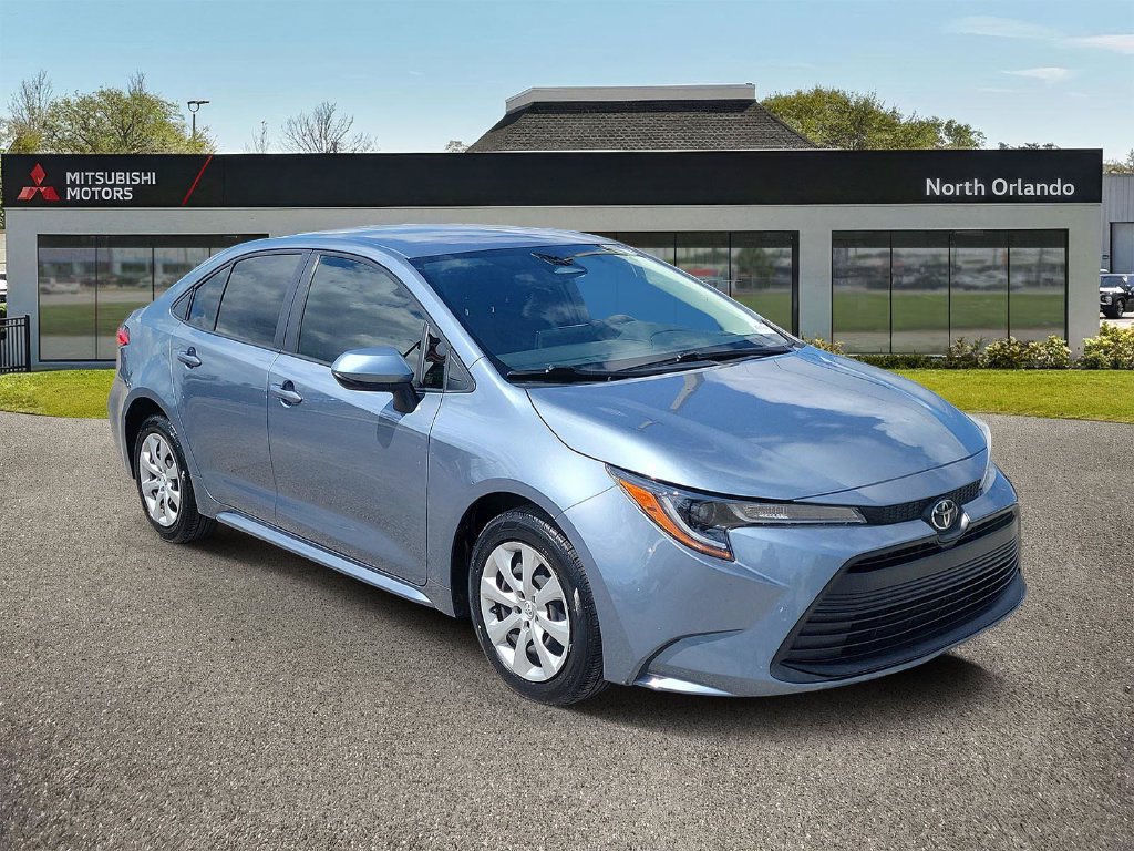 Used 2023 Toyota Corolla LE FWD image 4