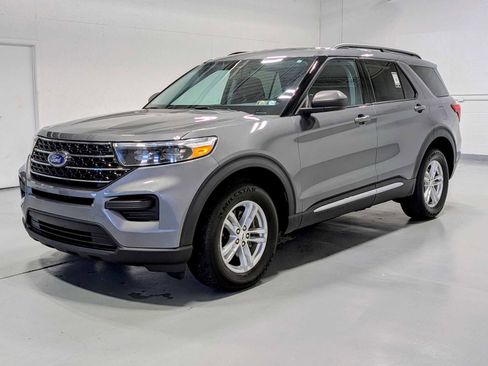 Certified 2023 Ford Explorer XLT AWD/4WD image 1