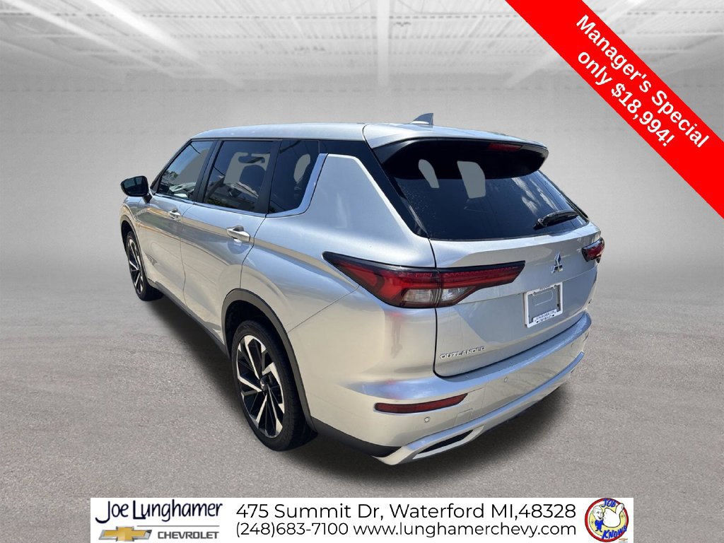 Used 2023 Mitsubishi Outlander SE FWD image 5