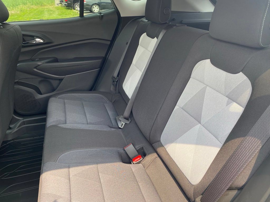 New 2026 Chevrolet Trax LS w/ LS Convenience Package FWD image 23