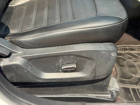 Used 2016 Ford Edge SEL w/ Equipment Group 201A FWD image 24