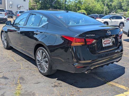 Used 2024 Nissan Altima 2.5 SL AWD/4WD image 6