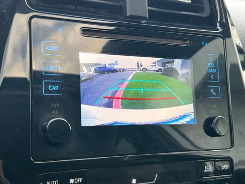 Used 2019 Toyota Prius XLE image 19