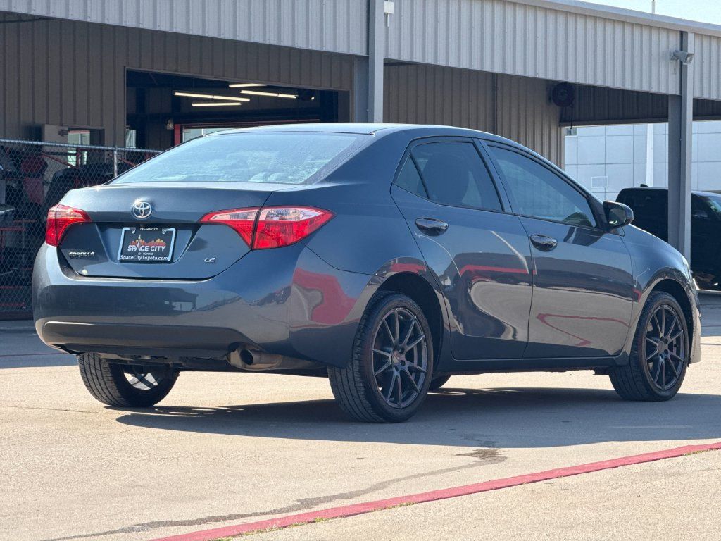 Used 2017 Toyota Corolla LE FWD image 6