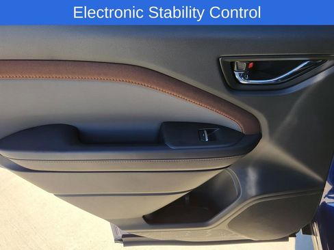 Certified 2025 Subaru Forester Sport image 16