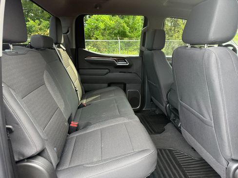 Used 2025 Chevrolet Silverado 1500 LT AWD/4WD image 19