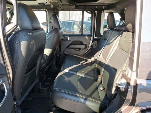 Used 2022 Jeep Wrangler Unlimited Sahara w/ Cold Weather Group image 11