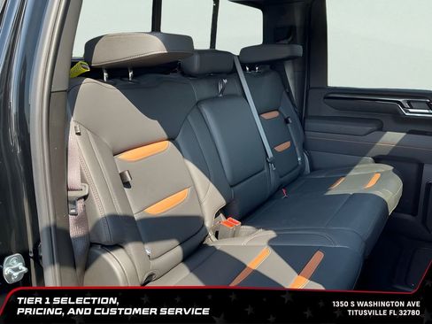 Used 2025 GMC Sierra 2500 AT4 w/ AT4 Premium Plus Package AWD/4WD image 18