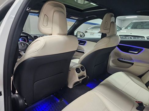 Used 2023 Mercedes-Benz C 300 4MATIC Sedan image 11