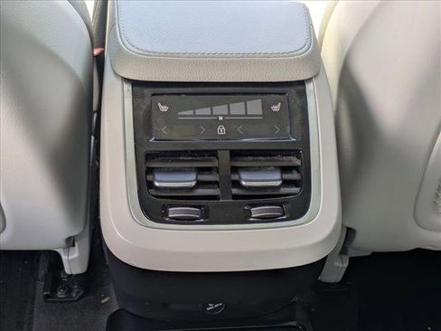 Used 2020 Volvo XC90 T6 Momentum w/ Protection Package AWD/4WD image 18