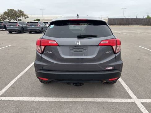 Used 2018 Honda HR-V EX image 4