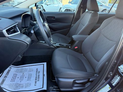 Used 2022 Toyota Corolla LE image 6