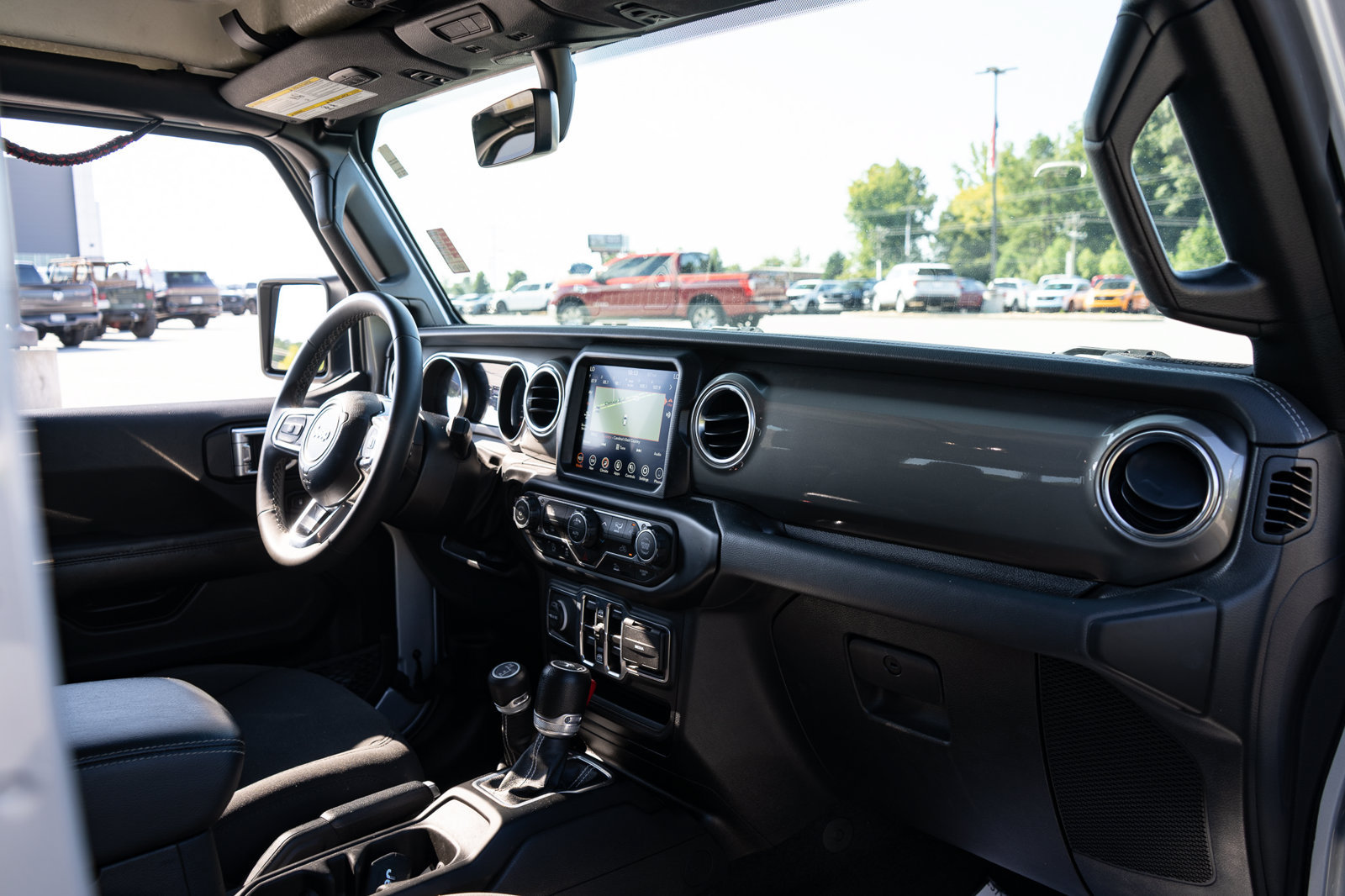 Used 2023 Jeep Gladiator Overland AWD/4WD image 21