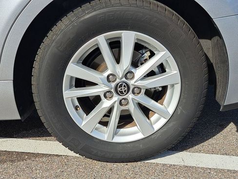 Certified 2025 Toyota Camry LE image 5