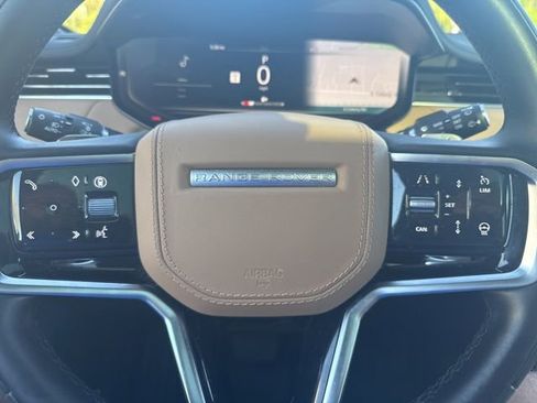 Used 2025 Land Rover Range Rover Sport SE AWD/4WD image 19