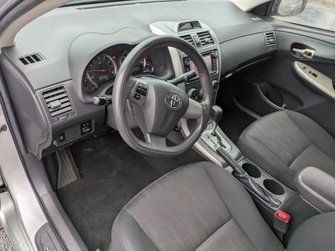 Used 2013 Toyota Corolla S image 16