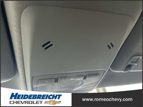 Used 2022 Chevrolet Trax LT w/ LT Convenience Package image 25