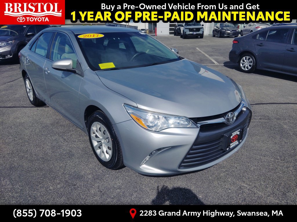 Used 2017 Toyota Camry LE FWD image 1