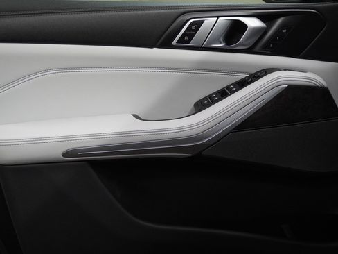 Certified 2024 BMW X5 xDrive50e w/ Premium Package image 22